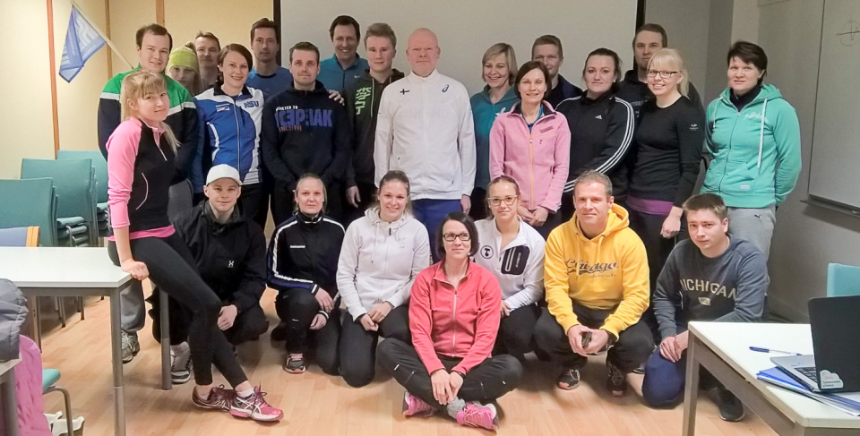 Vesa Harmaakorpi Nuorisovalmentajatutkinnolla harmaakorpi_vesa_nuorisovalmentajatutkinolla-1.jpg