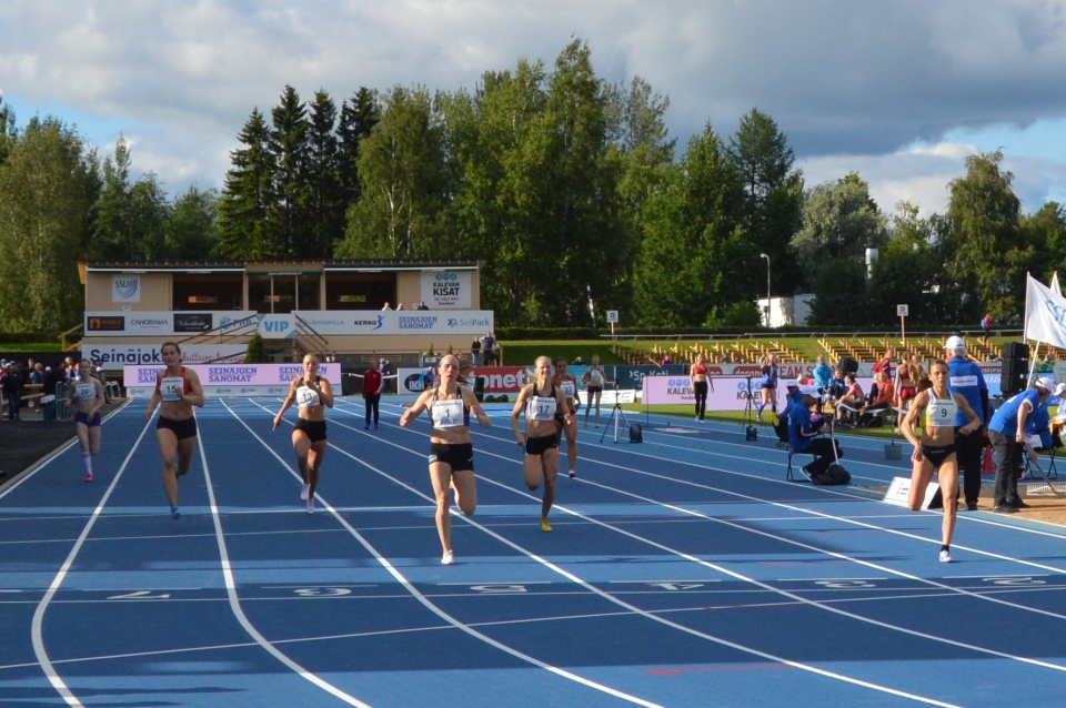 jonna_julin_ja_katri_mustola_seinajoen_alkuerissa_2017.jpg jonna_julin_ja_katri_mustola_seinajoen_alkuerissa_2017.jpg