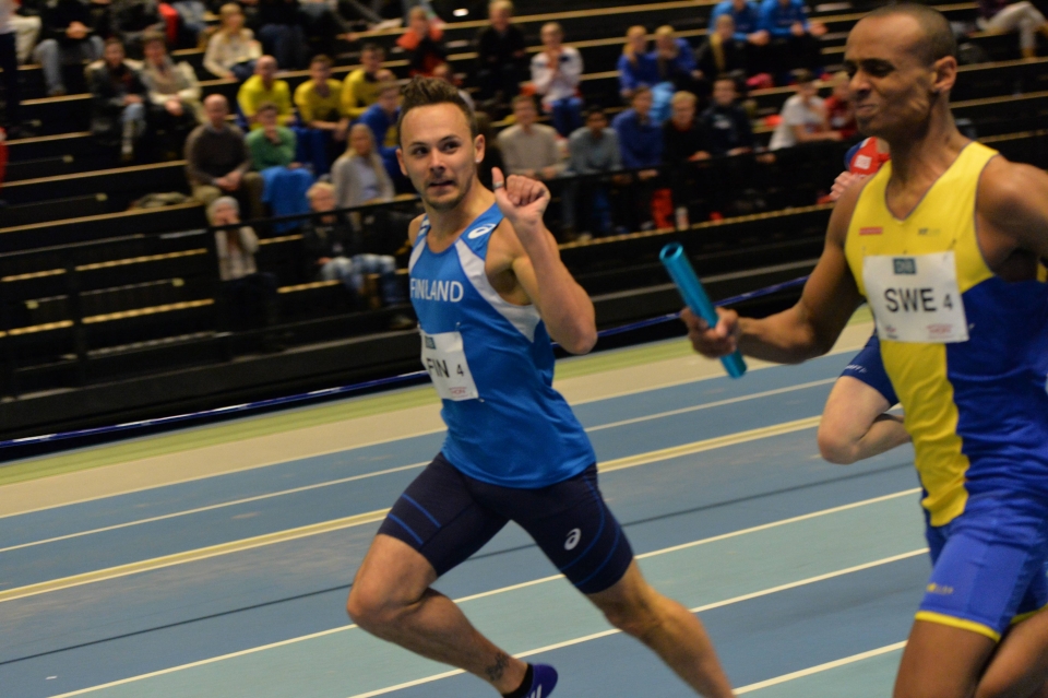 Jonathan Åstrand 4x 200 metrin ankkurina Jonathan Åstrand 4x 200 metrin ankkurina