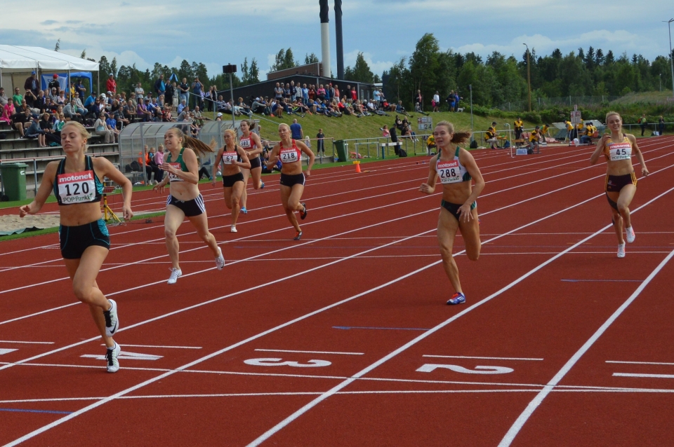 Eveliina Määttänen nuorten SM-kilpailuissa Kauhavalla 2017 eveliina_maattanen_mp.jpg