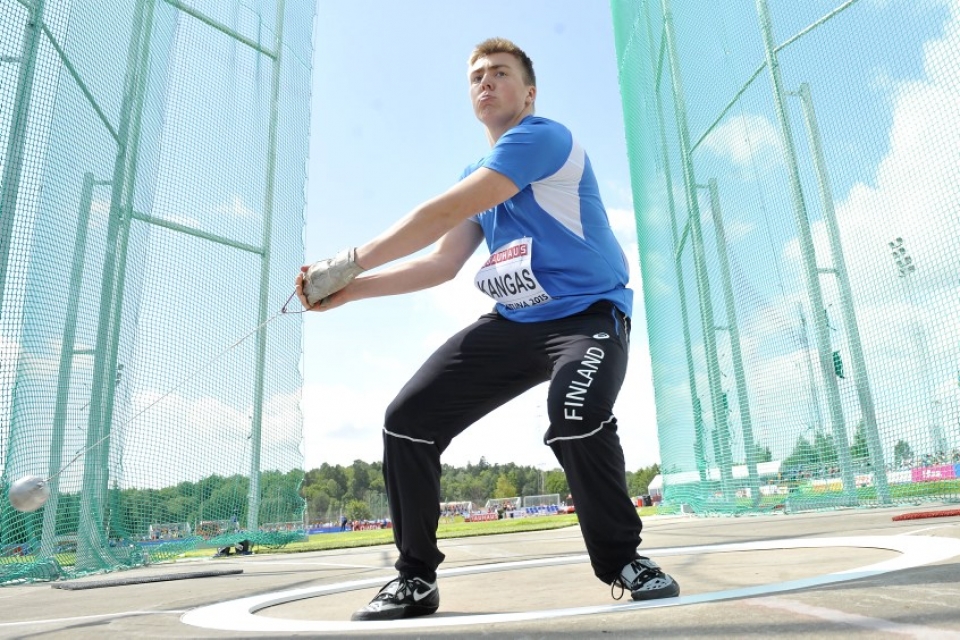 Aaron Kangas heittää 19-vuotiaiden EM-kilpailujen moukarikarsinnassa Eskilstunassa vuonna 2015 kangas_aaron20150716_0672.jpg