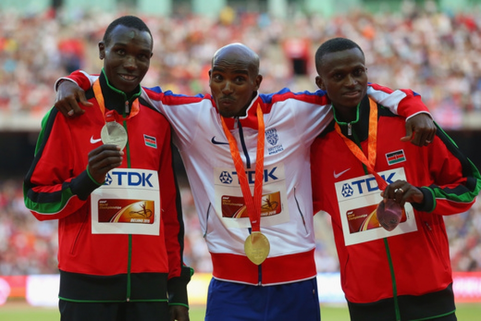 mo_farah_velmuilee_mitalikorokkeella._vasemmalla_geoffrey_kamworor_ja_oikealla_paul_tanui._-_getty.jpg