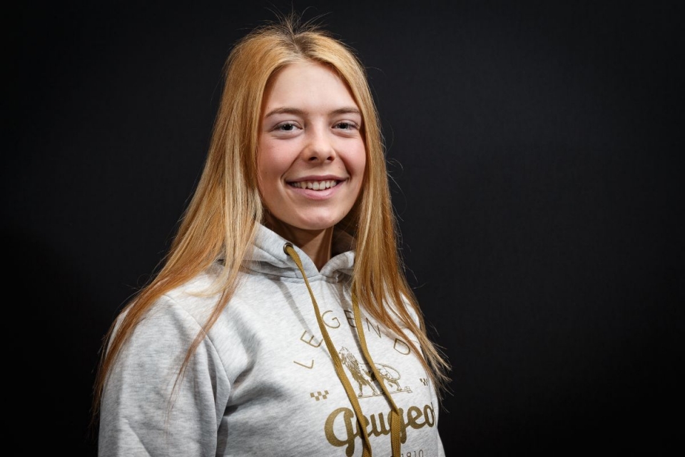 Julia Valtanen sul_peugeot_013.jpg