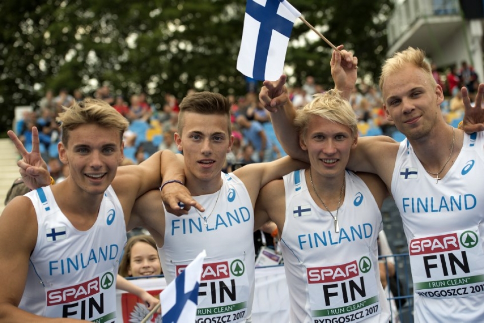 Suomen 4 x 100 metrin viestijoukkue team_finland_1129.jpg