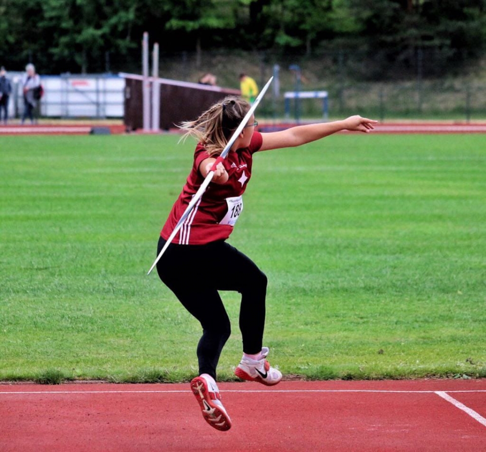 Vivian Suominen vivian_heittaa.jpg