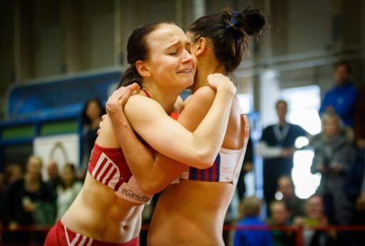 Hurske pisti Nezirin tiukoille