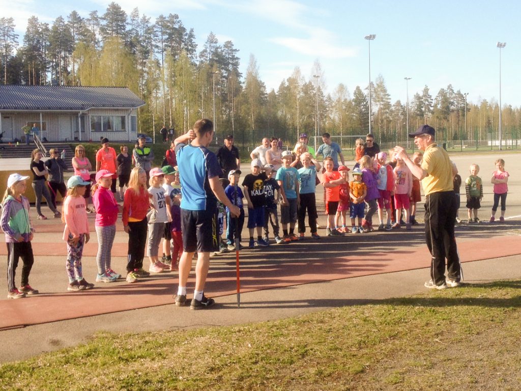 Kinnusen keihäsvinkit ja Lampelan seiväsniksit hurmasivat