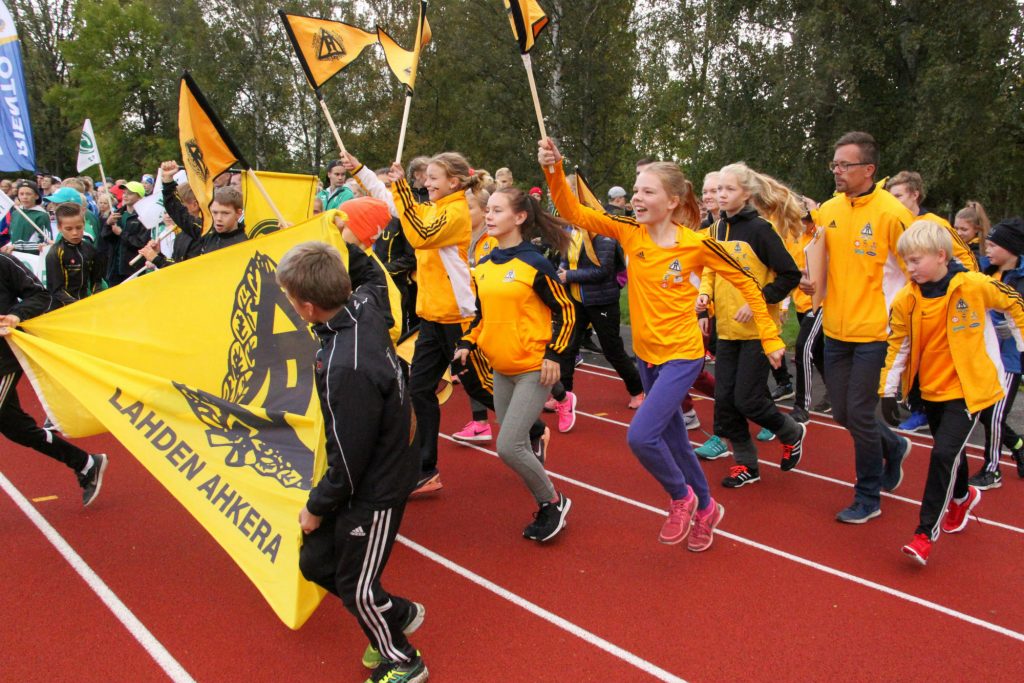 Hannikainen: Joukkueiden kasaajille yksi kohokohta on ollut joukkueelle keksittävä tervehdys