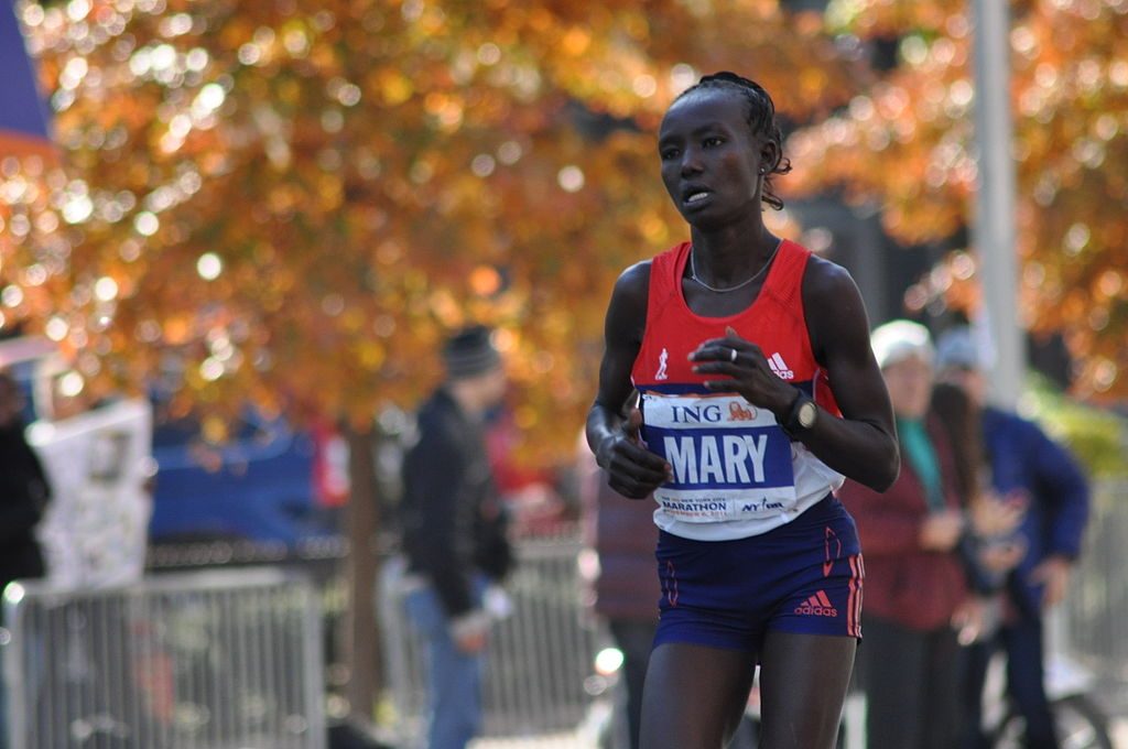 Lelisa Desisa ja Mary Keitany voittivat 50.000 juoksijan maratonin