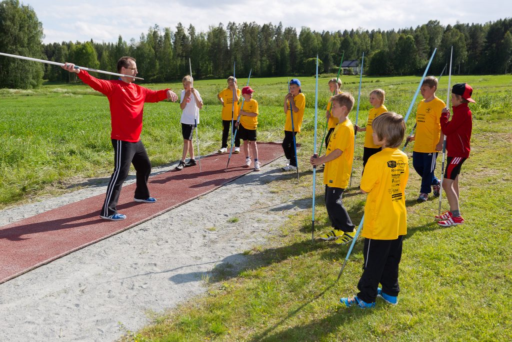 Lajikarnevaalit vauhtiin: Neziri