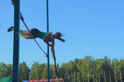 Minttu Koskiaho hyppäsi voittoon Vaasassa