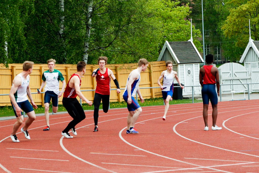 JKU juoksi seuraottelun voiton vahvoilla viestijoukkueilla