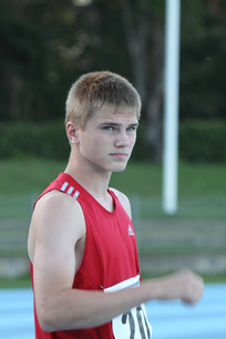 18-vuotias seiväshyppääjä Tomas Wecksten ylitti ennätyksensä 541