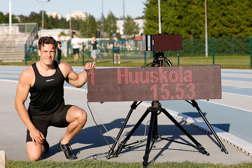 Tuukka Huuskola juoksi kesällä 2020 Suomen ennätyksen 150 metrillä.