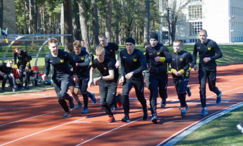 Varusmiespalvelus Puolustusvoimien Urheilukoulussa Santahaminassa Helsingissä