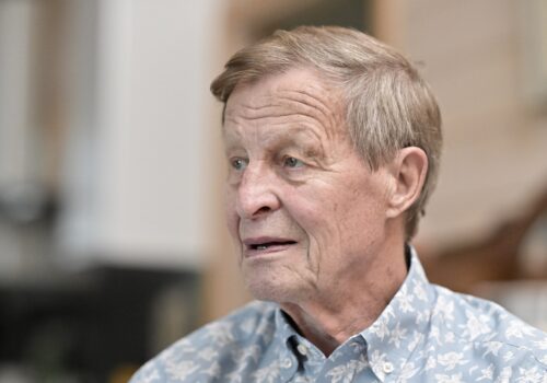 Huippu-urheilija ja liikuntakasvattaja Erik Gustafsson 80 vuotta: ”Valtaisa yhteishenki pohjusti lajin nousua 1970-luvulla”