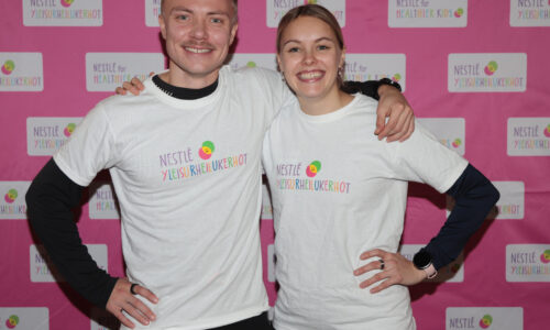 Rinne ja Kortetmaa innostivat lapsia liikkumaan Nestlé For Healthier Kids -iltapäivässä