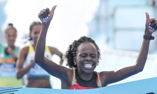 Peres Jepchirchir juoksi Lontoossa naisten maratonin ME:n ja Kenenisa Bekele 40-vuotiaiden miesten ME:n
