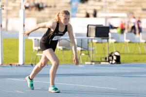 Alisa Launonen voitti 15-vuotiaiden korkeushypyn.