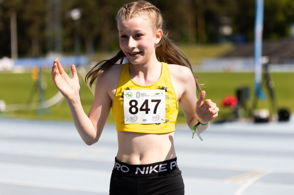 Isabella Packalen ennätyksen jälkeen.