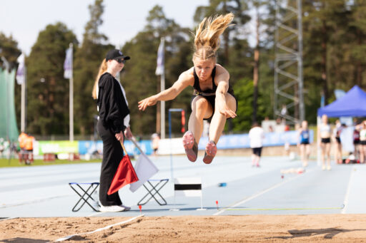 Alisa Launonen pituudessa.